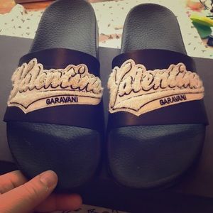 Valentino LOGO slides. Black leather Unisex 42
